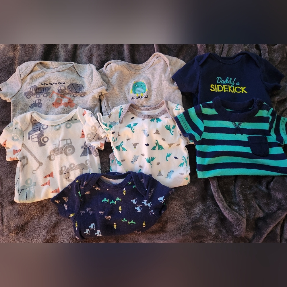 7 pack of boy onesies